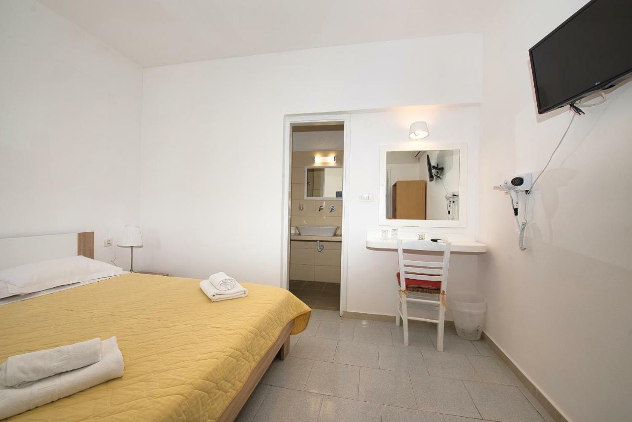 Caldera View - Adults Only Hotel 3*